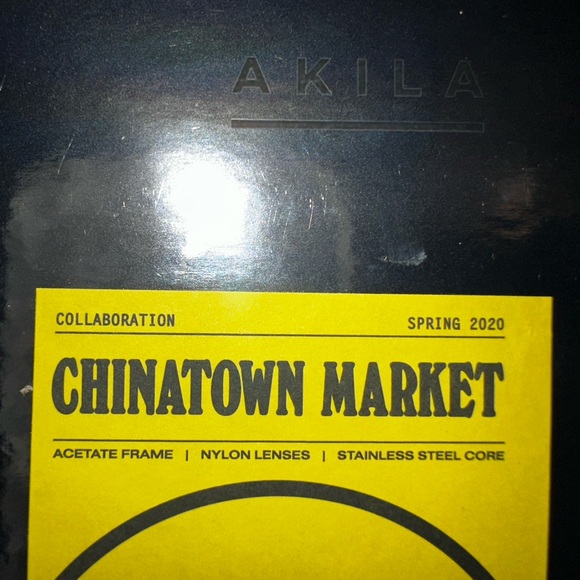 Chinatown Market x AKILA "Smiley® Ethos" - NIB Sealed - Picture 7 of 13